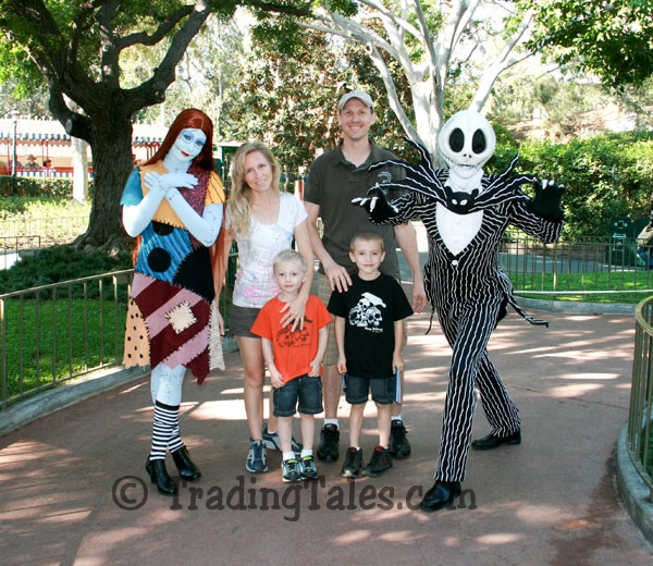 /Info_Pages/I__31-6242013112429PM__9-Jack-Skellington-Disneyland.jpg