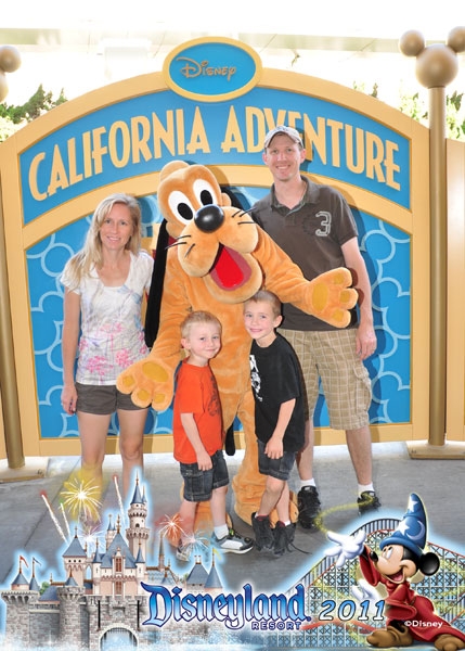 /Info_Pages/I__31-6242013112526PM__20-Pluto-Disneyland.jpg