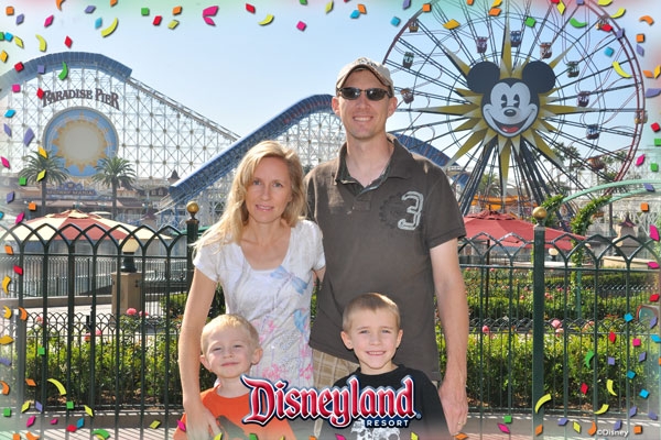 /Info_Pages/I__31-6242013112542PM__22-Disneyland.jpg